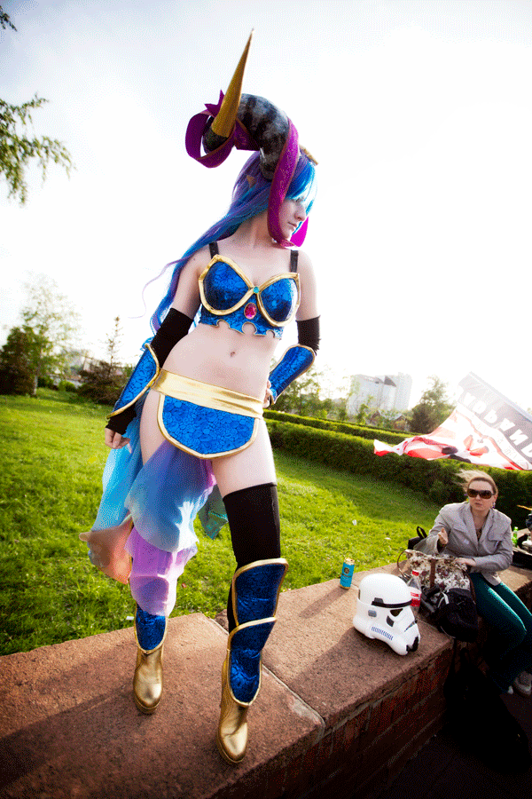 Doble Cosplay de Tarecgosa por Satelka y Oshley Doble Cosplay de Tarecgosa por Satelka y Oshley